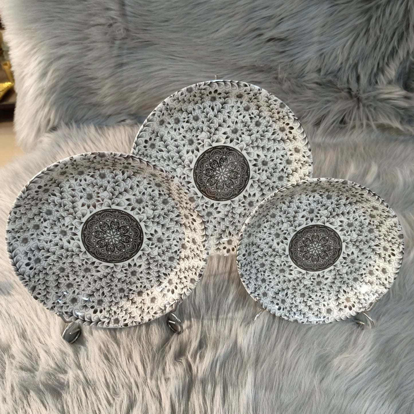 Melamine Dessert Plate (White Flowers)