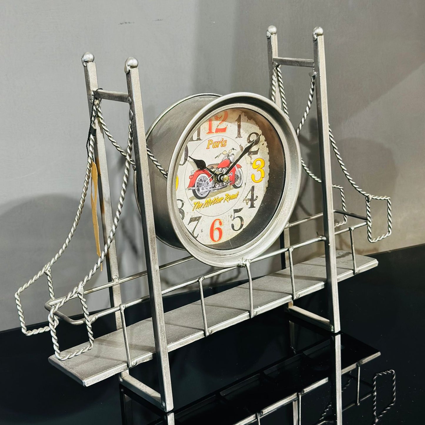Antique Art Metal Desk Clock