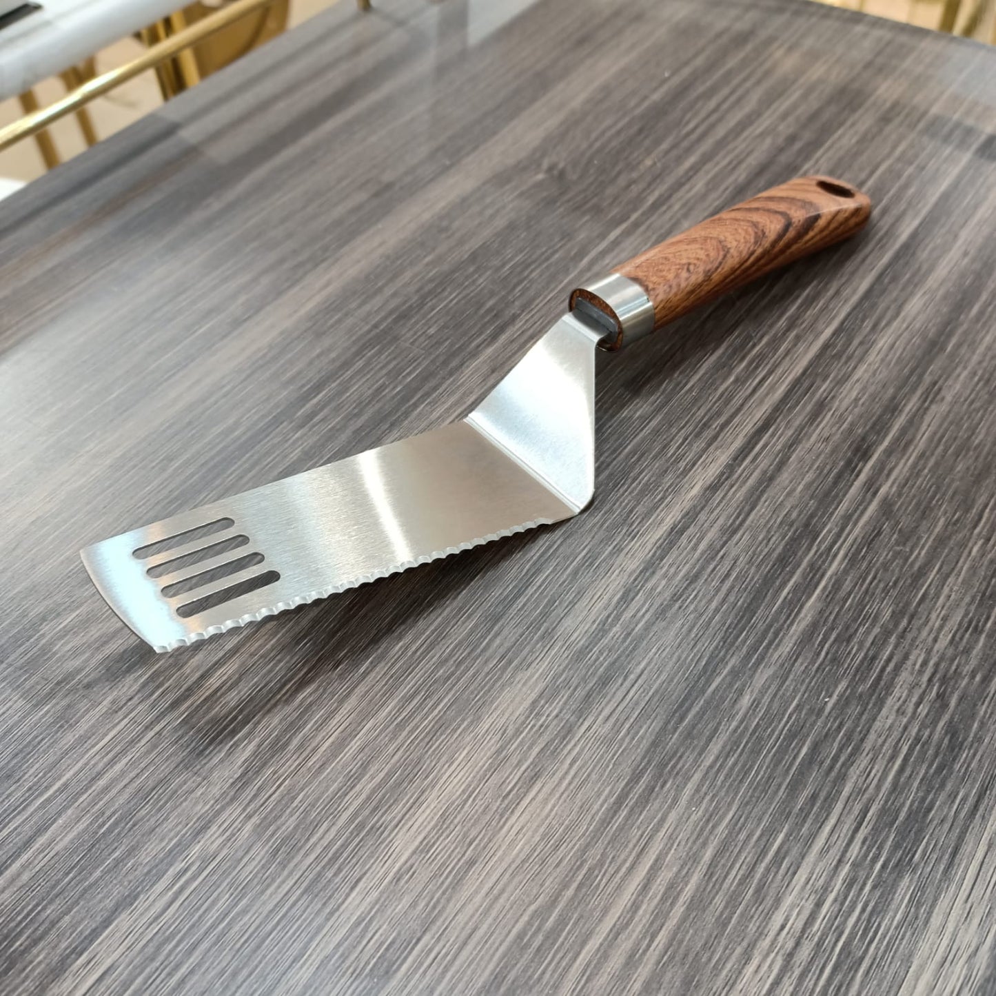 Wooden Handle Cake Lifter -KT
